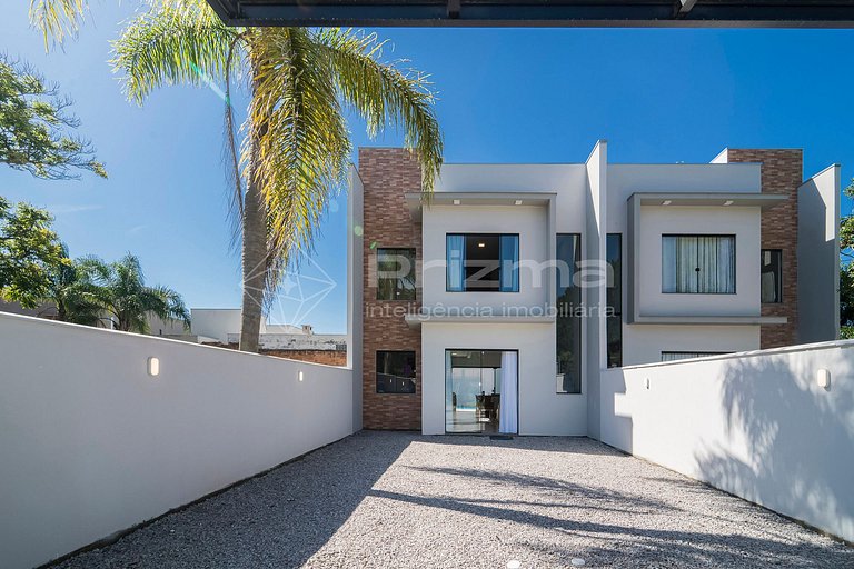 Charmoso duplex com piscina privativa na praia de Mariscal.