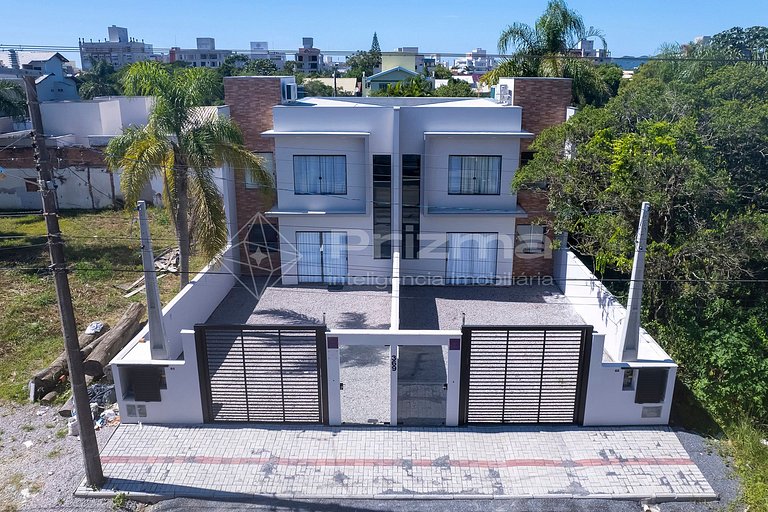 Charmoso duplex com piscina privativa na praia de Mariscal.