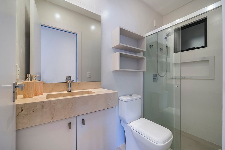 502 03 - WaldGarten- 50 m do Mar Frente a Avenida - Condomín