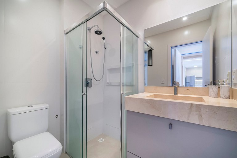 502 03 - WaldGarten- 50 m do Mar Frente a Avenida - Condomín