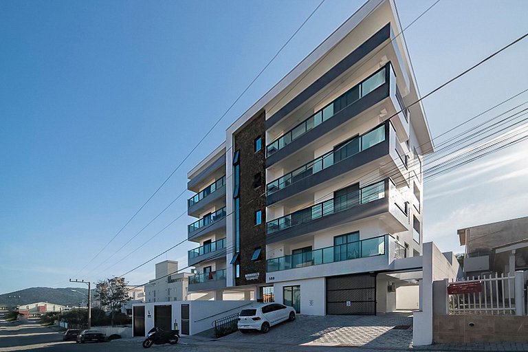 Monserrate 103 - Apto na praia de Bombas - Finamente mobilia