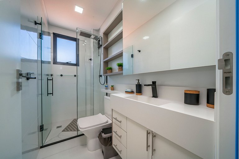 Monserrate 103 - Apto na praia de Bombas - Finamente mobilia