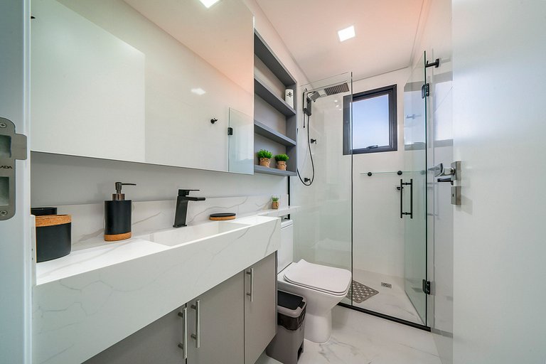 Monserrate 103 - Apto na praia de Bombas - Finamente mobilia