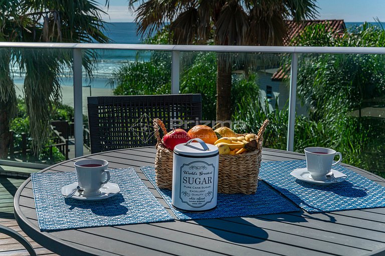 Luxo e conforto • Apto frente mar com piscina