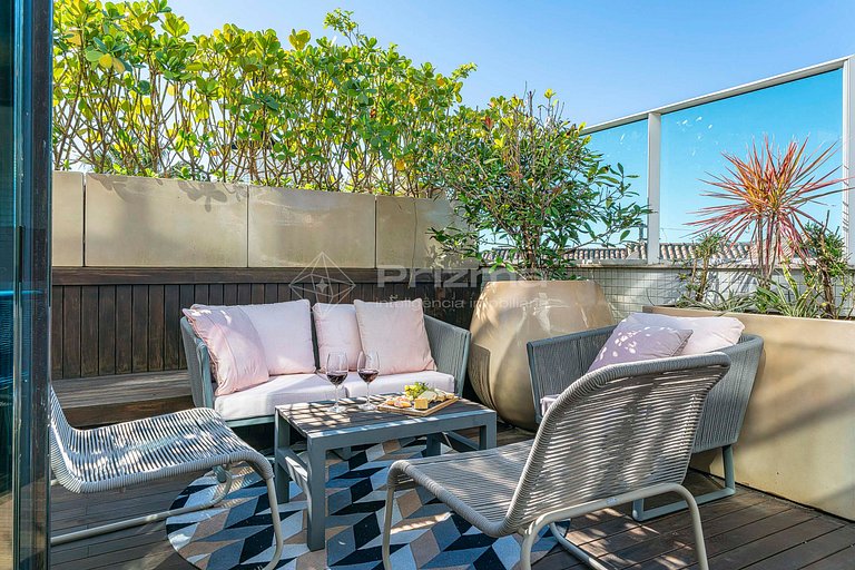 Luxo e conforto • Apto frente mar com piscina