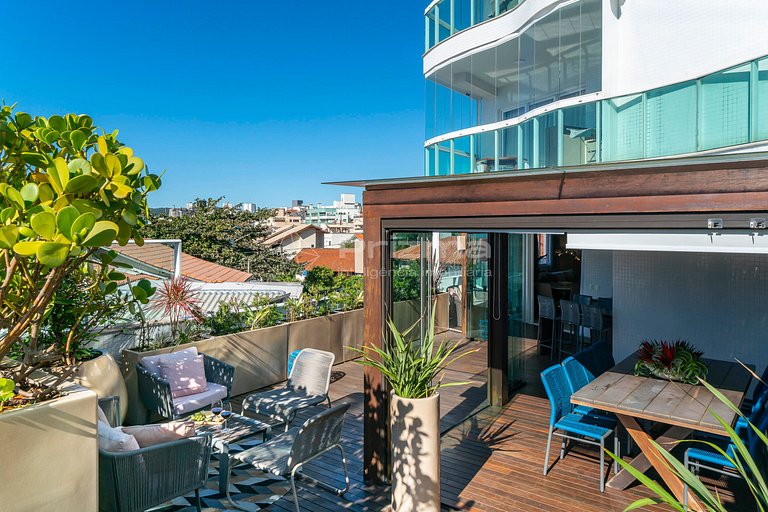 Luxo e conforto • Apto frente mar com piscina