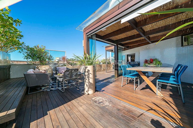 Luxo e conforto • Apto frente mar com piscina