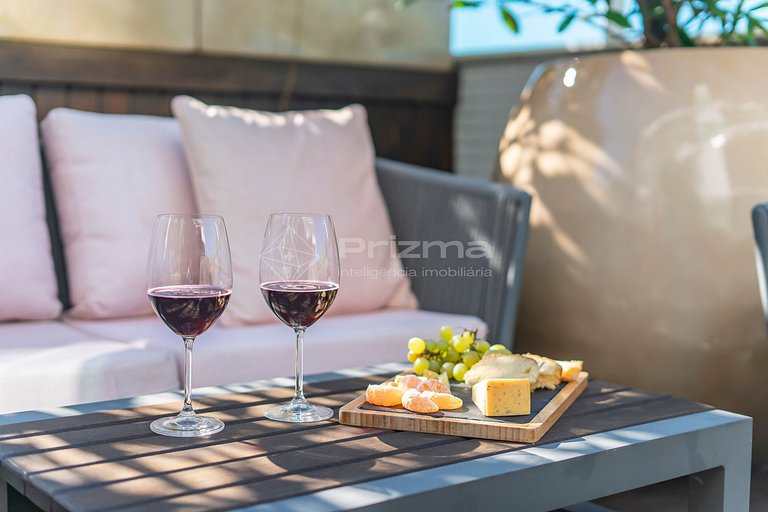Luxo e conforto • Apto frente mar com piscina