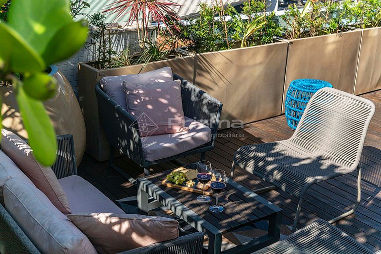 Luxo e conforto • Apto frente mar com piscina