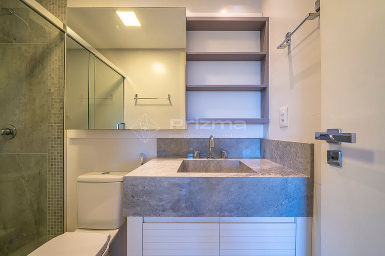 Luxo e conforto • Apto frente mar com piscina