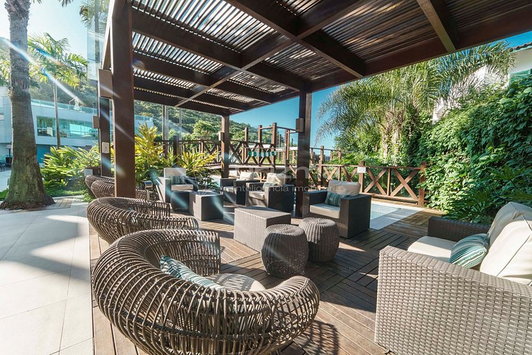 Luxo e conforto • Apto frente mar com piscina