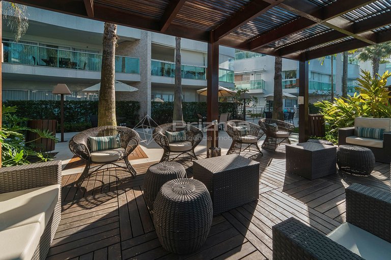 Luxo e conforto • Apto frente mar com piscina