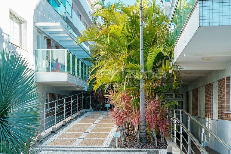 Luxo e conforto • Apto frente mar com piscina