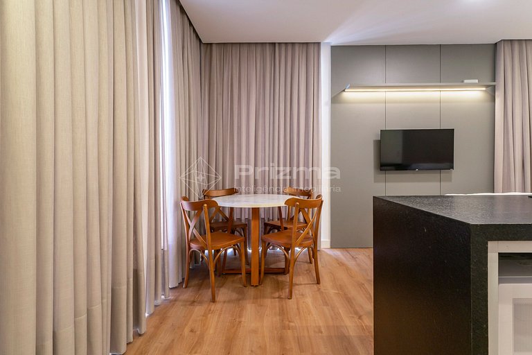 402 - Flat com café da manhã a 120m da praia