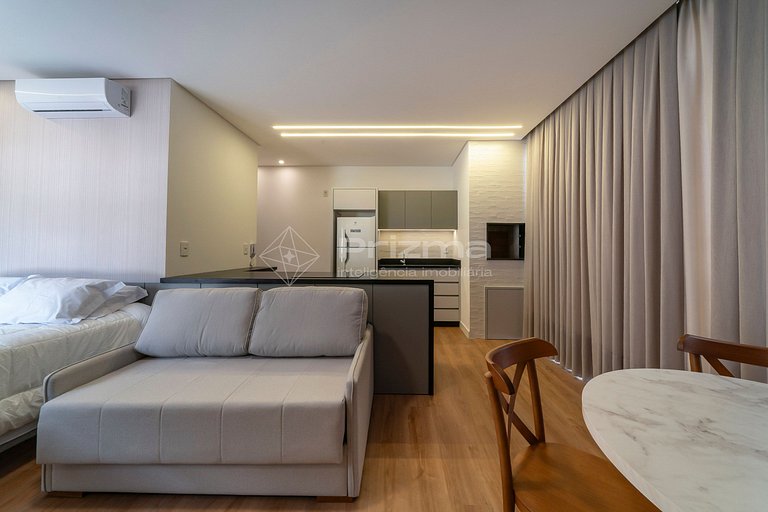 402 - Flat com café da manhã a 120m da praia