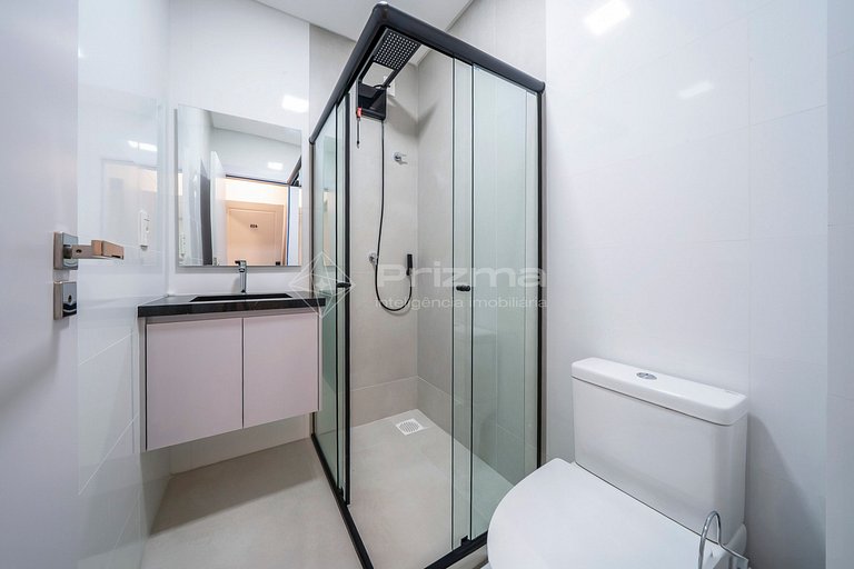 405 - Ótima Suíte em Localização Incrível – Praia de Bombinh