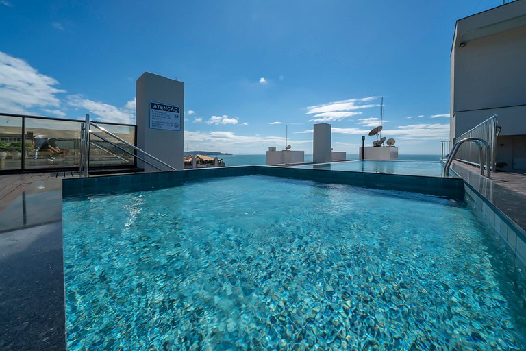 309 - Suíte com café da manhã a 120m da praia