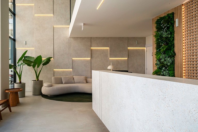 309 - Ótima Suíte em Excelente Localização– Praia de Bombinh