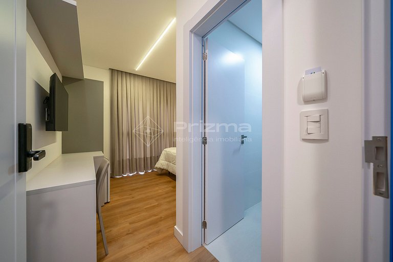 308 - Suíte Elegante em Localização Incrível – Praia de Bomb