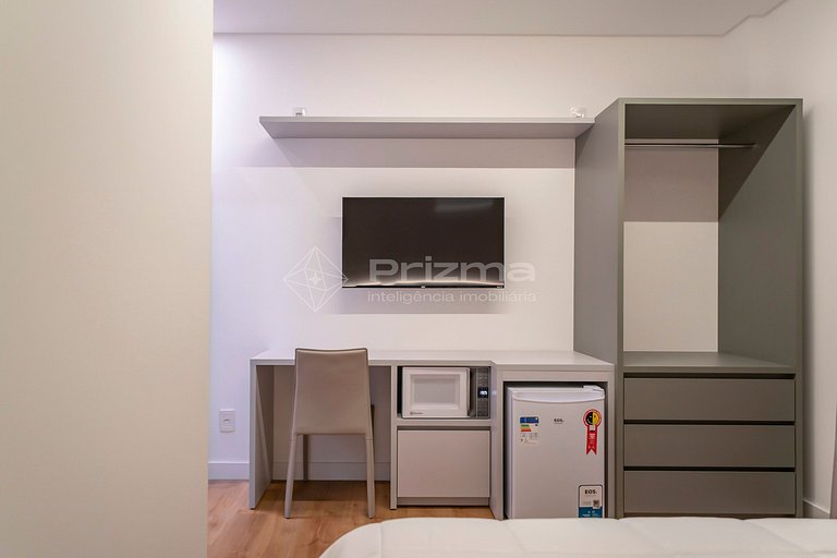 308 - Suíte Elegante em Localização Incrível – Praia de Bomb