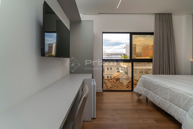 308 - Suíte Elegante em Localização Incrível – Praia de Bomb