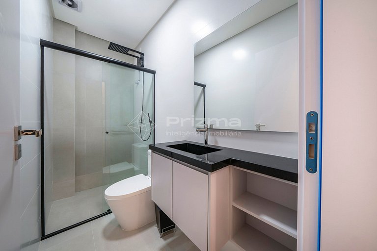 308 - Suíte Elegante em Localização Incrível – Praia de Bomb