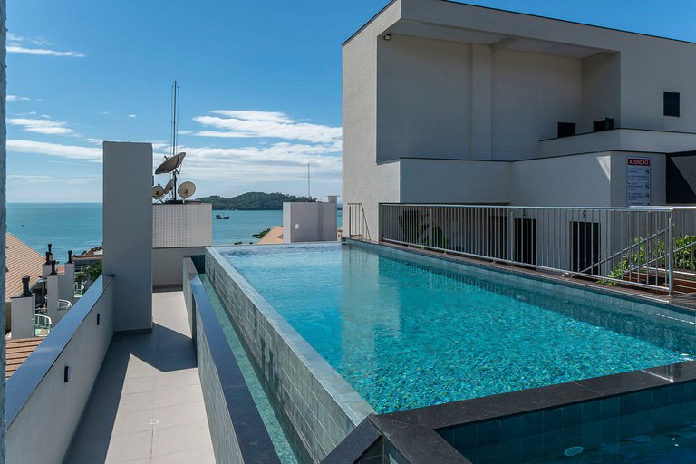 308 - Suíte Elegante em Localização Incrível – Praia de Bomb