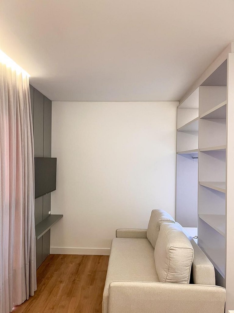 515 - Flat Moderno e Bem Localizado a 120 metros da praia de