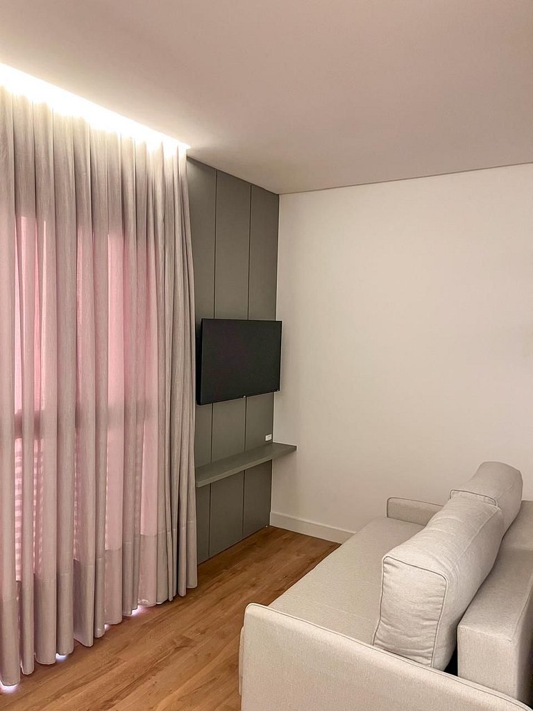 515 - Flat Moderno e Bem Localizado a 120 metros da praia de