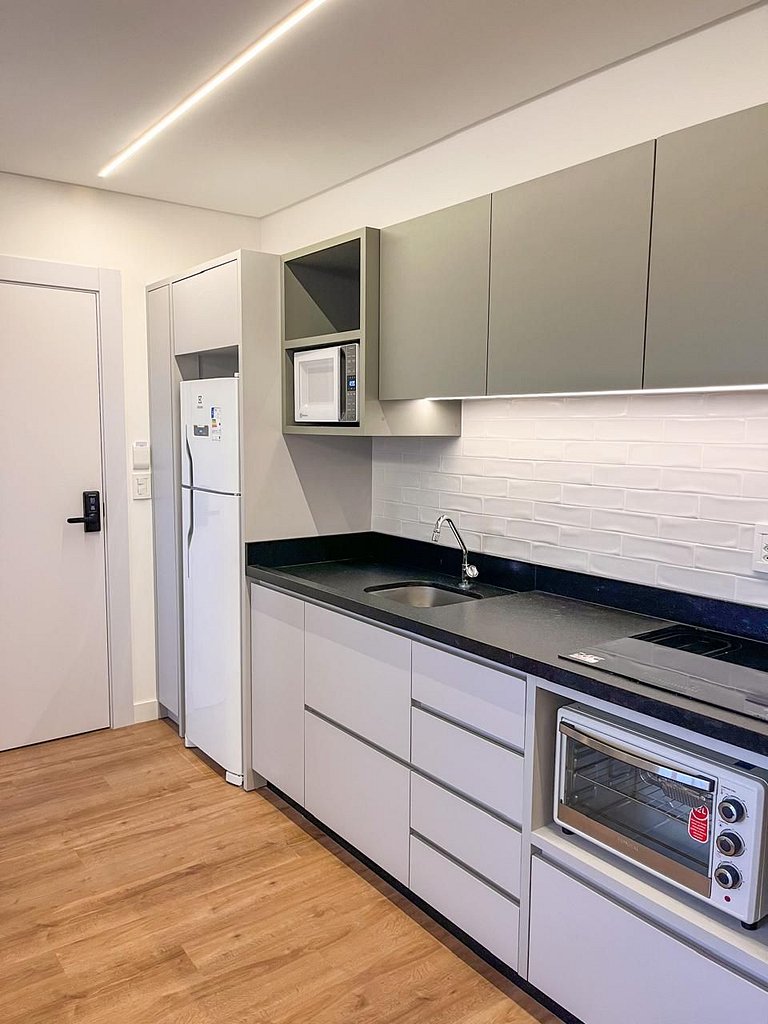 515 - Flat Moderno e Bem Localizado a 120 metros da praia de