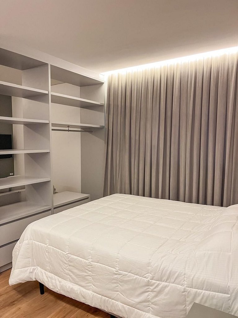 515 - Flat Moderno e Bem Localizado a 120 metros da praia de