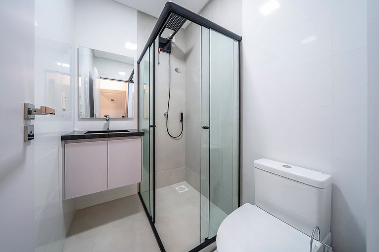 303 - Suíte com café da manhã - 120m da praia