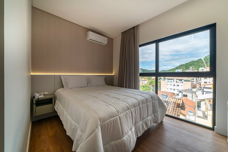 303 - Suíte com café da manhã - 120m da praia