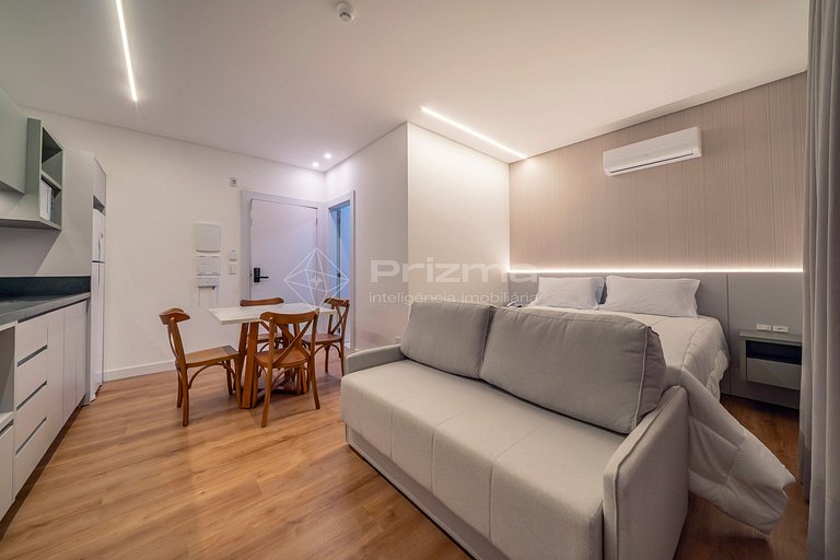 313 - Flat com café da manhã a 120m da praia