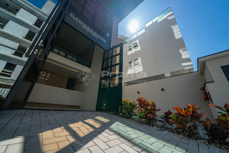 313 - Flat Moderno e Bem Localizado a 120 metros da praia de