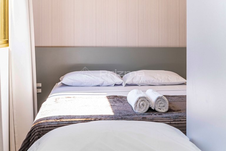 515 - Flat Moderno e Bem Localizado a 120 metros da praia de