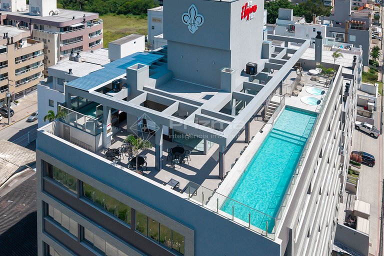 Flat com Piscina Aquecida, Jacuzzi e Lazer - 550m do Mar