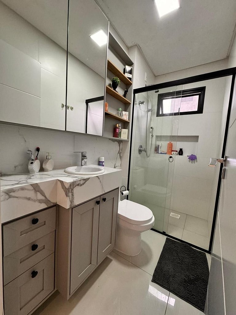 Apto Moderno com 2 Suítes e Cozinha Gourmet