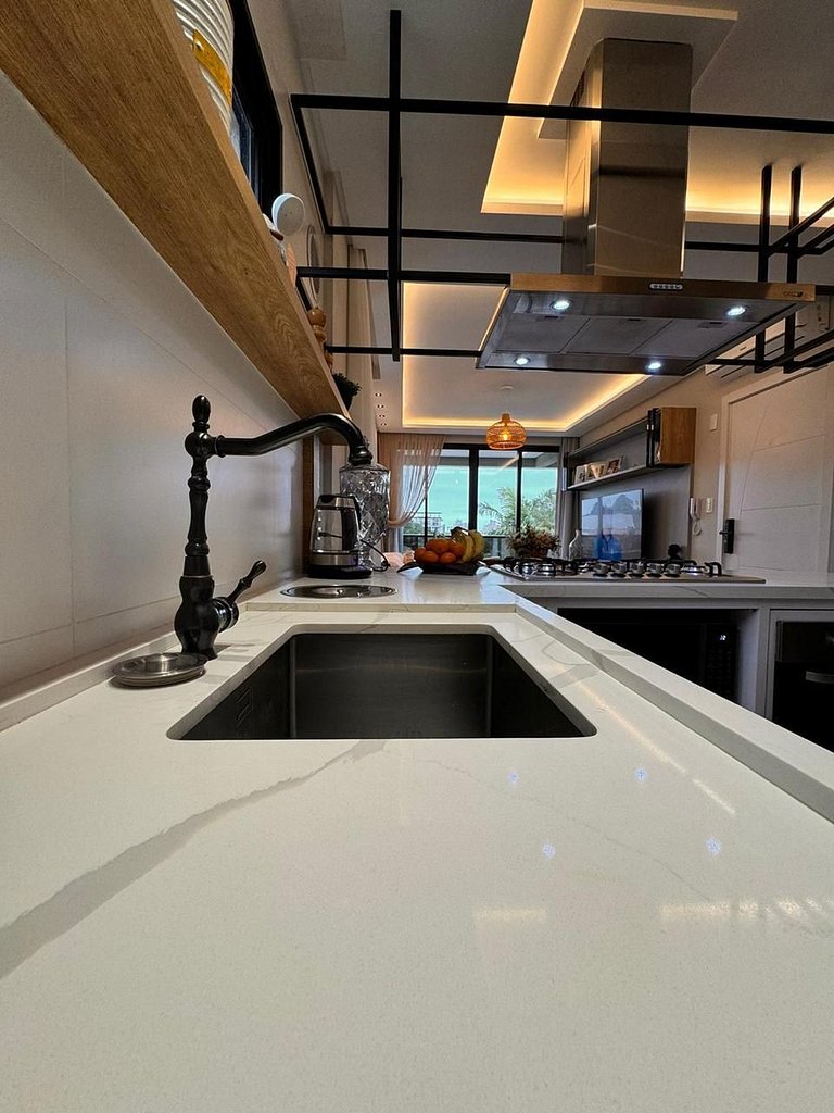 Apto Moderno com 2 Suítes e Cozinha Gourmet