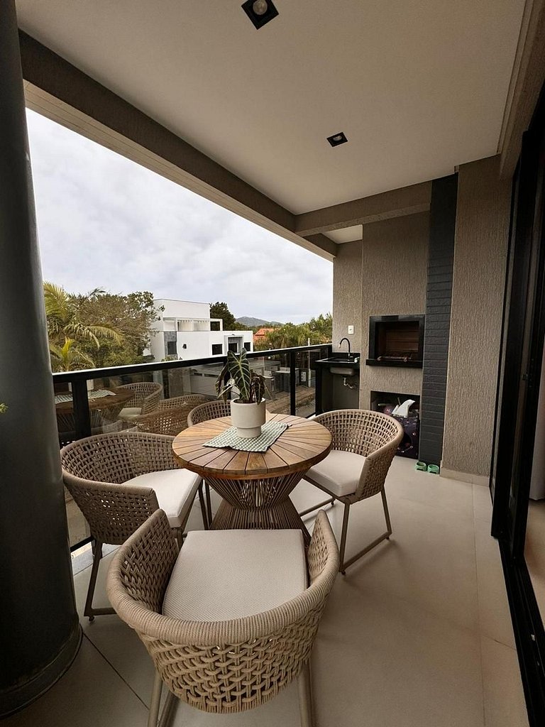 Apto Moderno com 2 Suítes e Cozinha Gourmet