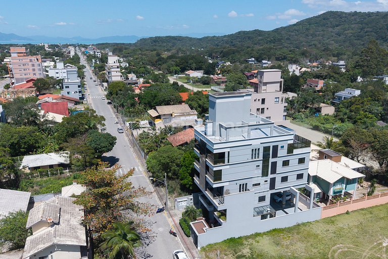 Apartamento Confortável com Duas Suítes na Praia do Mariscal