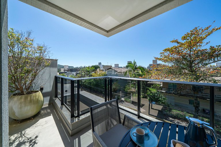 Apartamento Confortável com Duas Suítes na Praia do Mariscal