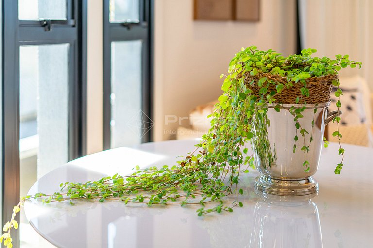 Apartamento Confortável com Duas Suítes na Praia do Mariscal