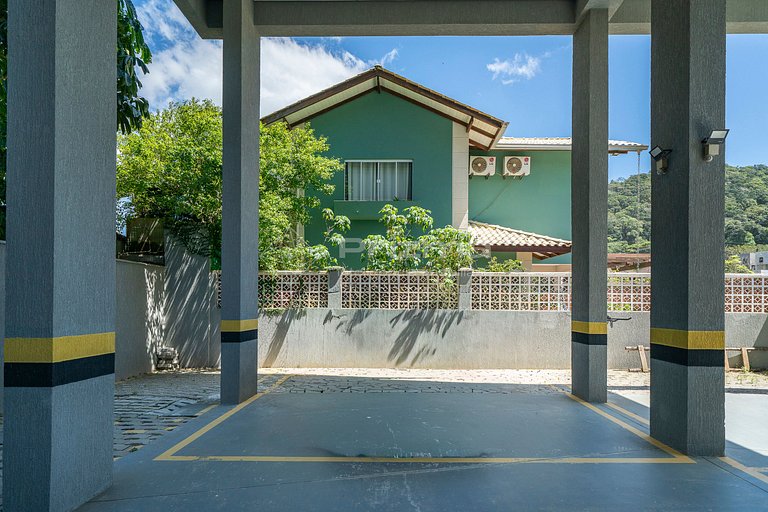 Apartamento Confortável com Duas Suítes na Praia do Mariscal