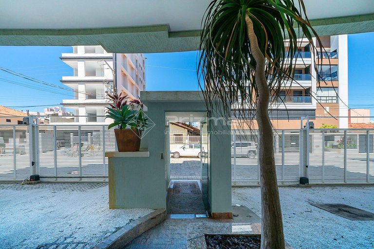 Ótimo apartamento na praia de Bombas