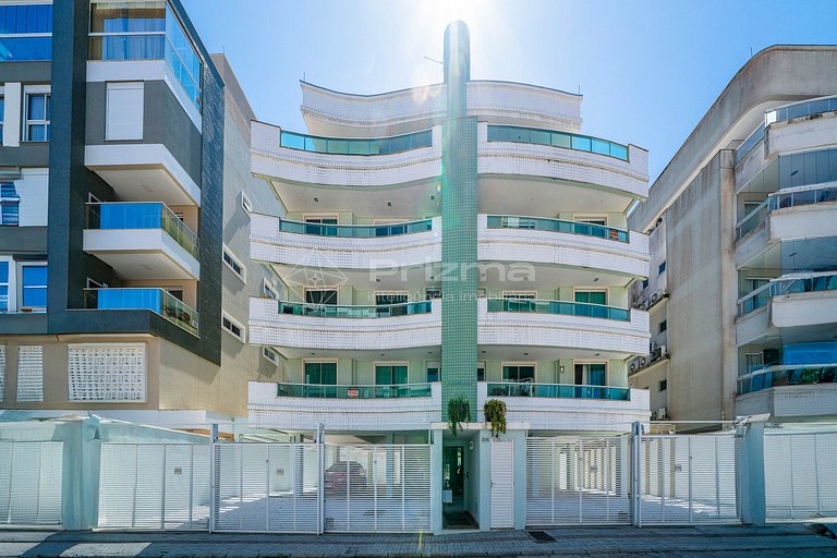 Ótimo apartamento na praia de Bombas