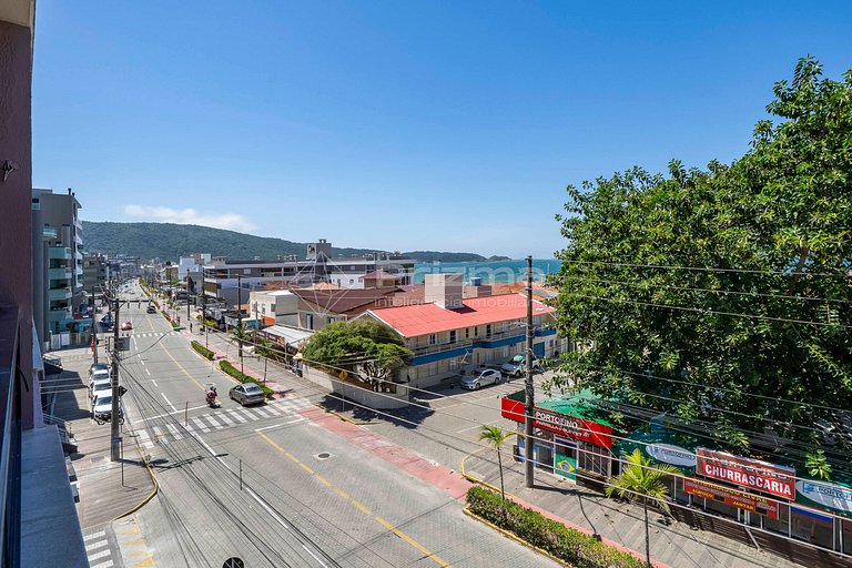 Recém reformado - com vista pro mar de Bombas