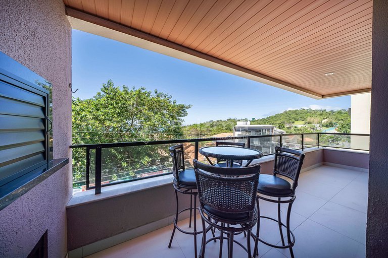 Recém reformado - com vista pro mar de Bombas