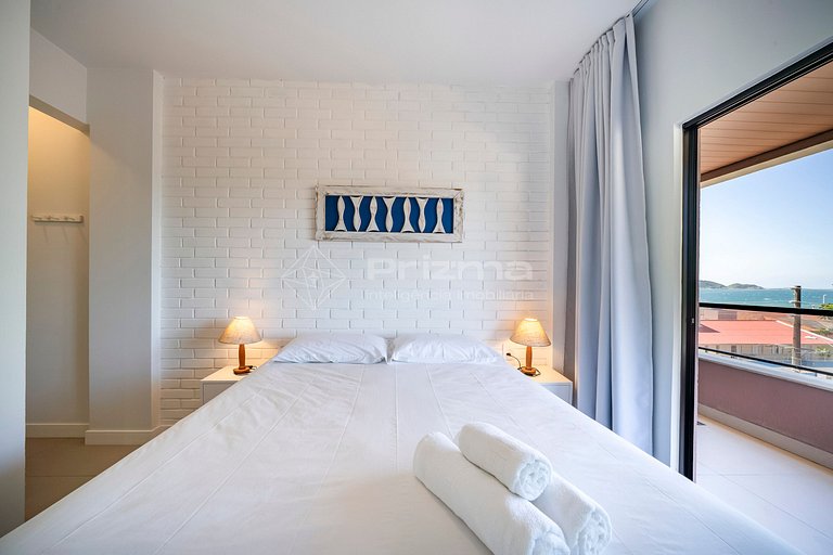 Recém reformado - com vista pro mar de Bombas