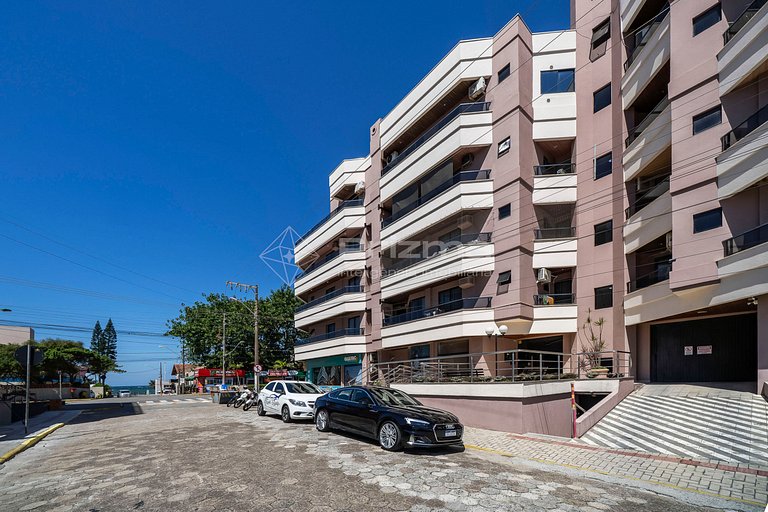 Recém reformado - com vista pro mar de Bombas